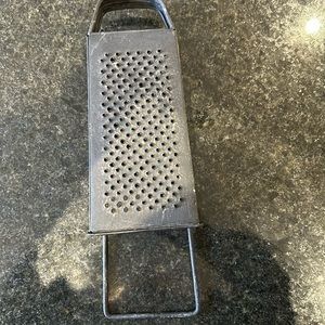 Grate pocket